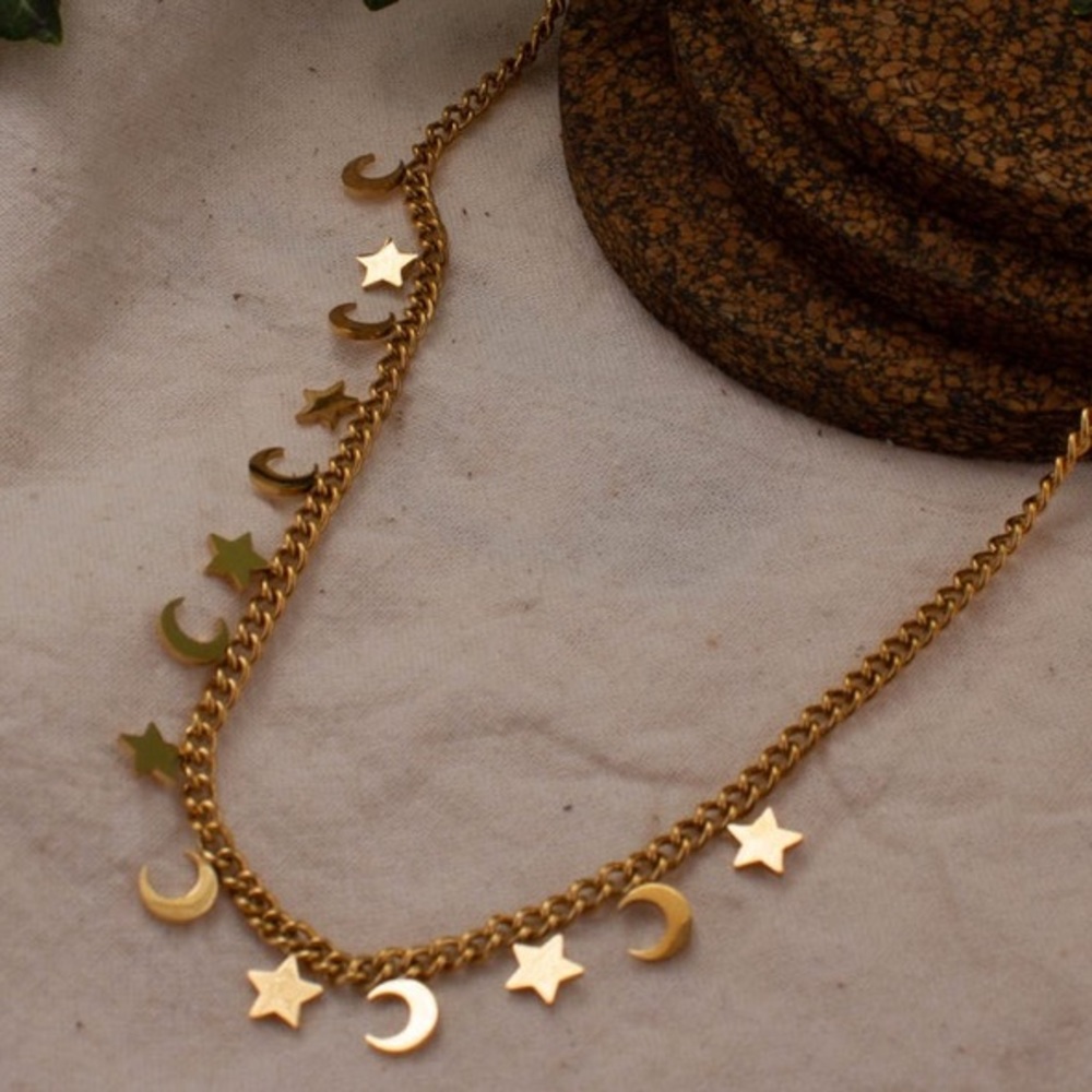 Moon & Star necklace - Picture 2 of 4